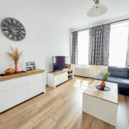 Ratusz Na 5 * Jelenia Gora